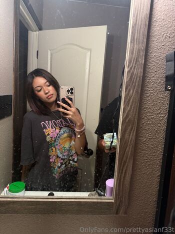 Luna Belle / prettyasianf33t nude photo #1