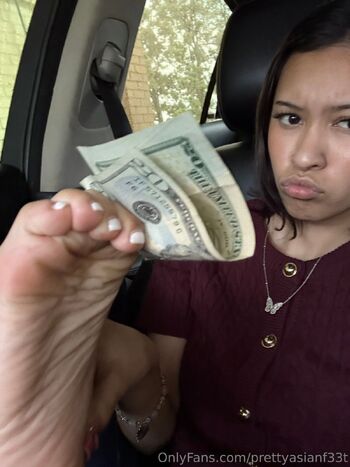 Luna Belle / prettyasianf33t nude photo #2