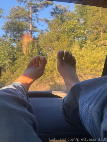 Luna Belle / prettyasianf33t nude photo #12