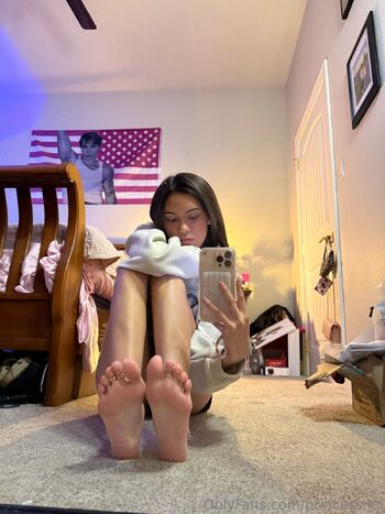 Luna Belle / prettyasianf33t nude photo #23