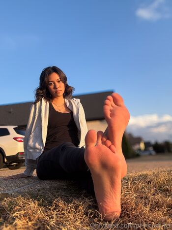 Luna Belle / prettyasianf33t nude photo #24