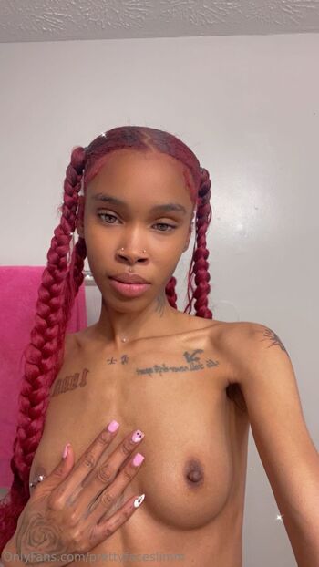 WOAH ALIZ / prettyfaceslimm nude photo #1