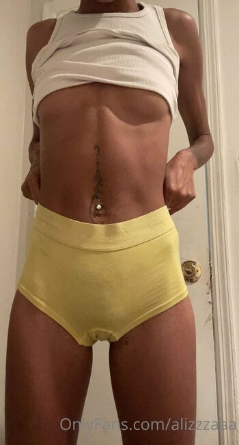 WOAH ALIZ / prettyfaceslimm nude photo #18