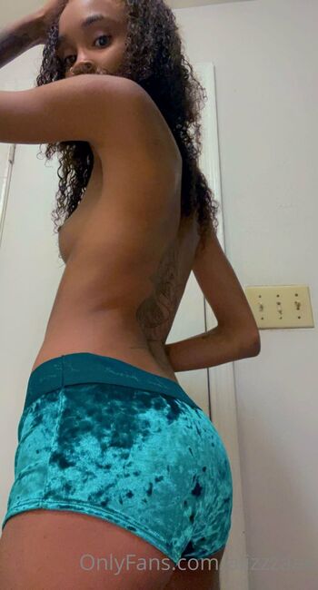 WOAH ALIZ / prettyfaceslimm nude photo #30