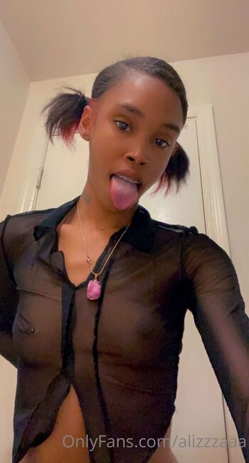 WOAH ALIZ / prettyfaceslimm nude photo #35