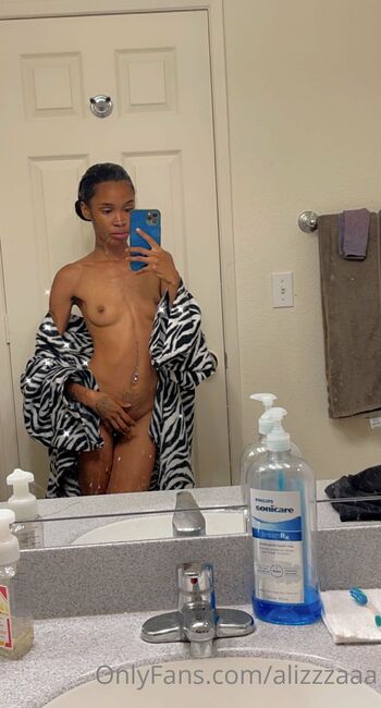 WOAH ALIZ / prettyfaceslimm nude photo #38