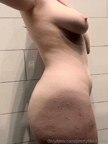Ros / prettylikea_rose nude photo #3