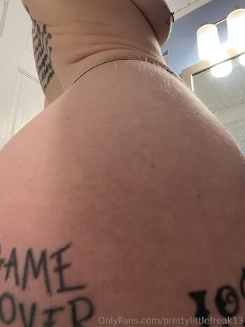 PrettyLittl / prettylittlefreak13 nude photo #6