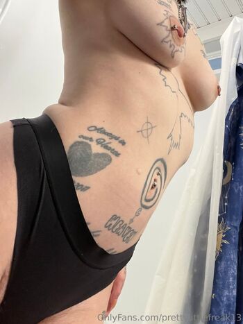 PrettyLittl / prettylittlefreak13 nude photo #11