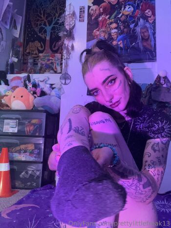 PrettyLittl / prettylittlefreak13 nude photo #21