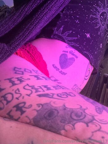 PrettyLittl / prettylittlefreak13 nude photo #23