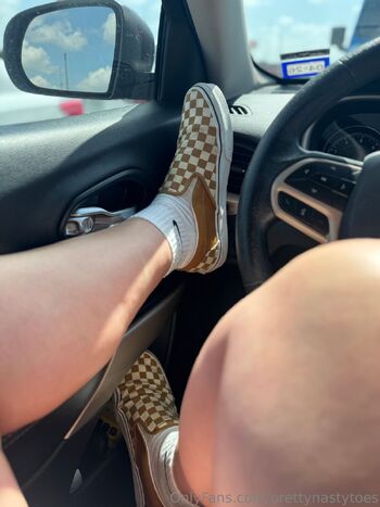 PrettyNastyToe / prettynastytoes nude photo #5