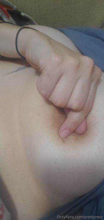 Roselin / prettyrosy nude photo #2