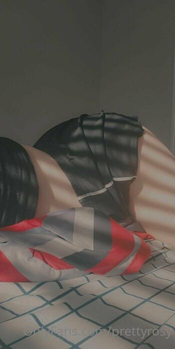 Roselin / prettyrosy nude photo #14