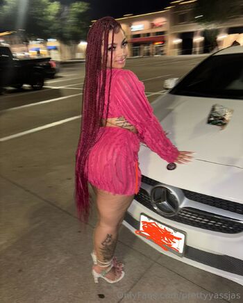 OnlyFans / prettyyassjas nude photo #2