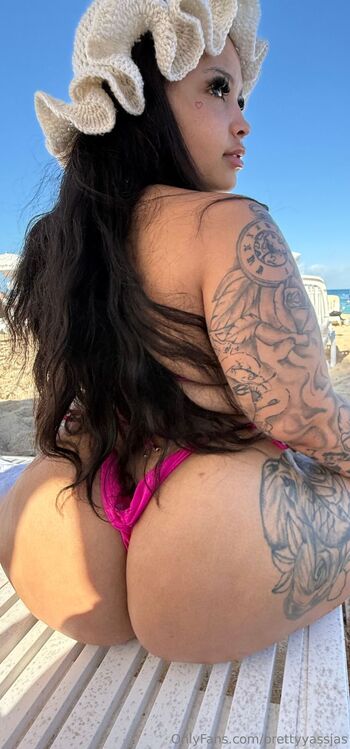 OnlyFans / prettyyassjas nude photo #23