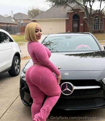 OnlyFans / prettyyassjas nude photo #26