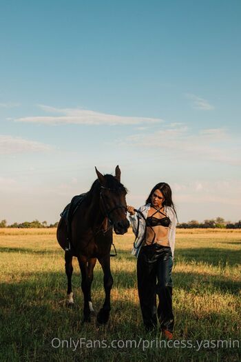 princess.yasmin nude photo #1