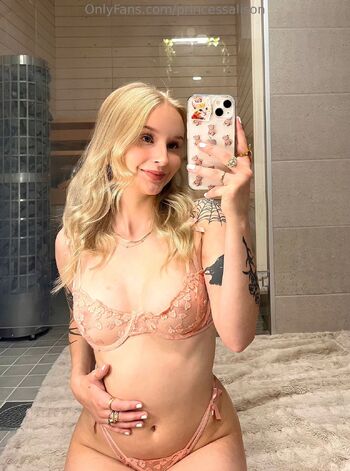 OnlyFans / princessalison nude photo #21