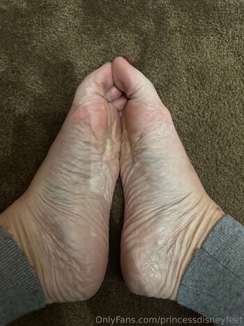 Princess Disne / princessdisneyfeet nude photo #3