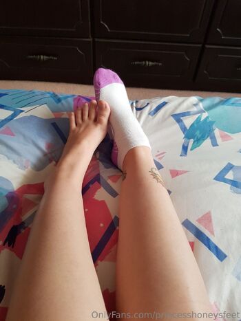 HoneySweetFee / princesshoneysfeet / autumnhoney444 / senpaishoney nude photo #6