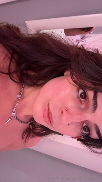 Elysi / princesslys99 / lilbabyangel999 nude photo #11