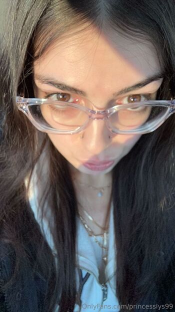 Elysi / princesslys99 / lilbabyangel999 nude photo #15