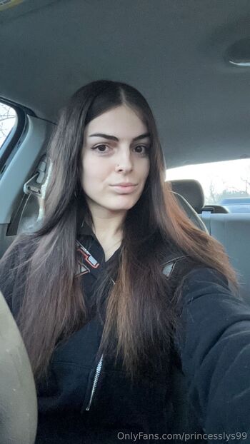 Elysi / princesslys99 / lilbabyangel999 nude photo #18