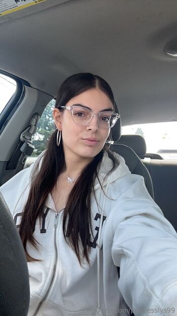 Elysi / princesslys99 / lilbabyangel999 nude photo #31