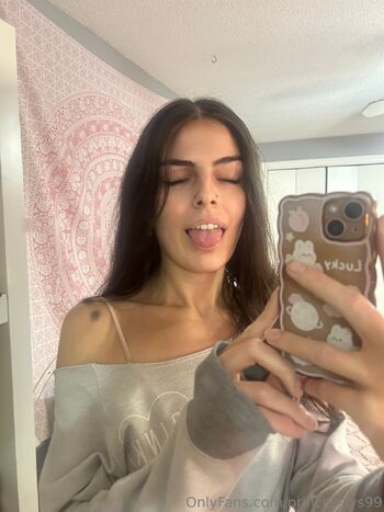 Elysi / princesslys99 / lilbabyangel999 nude photo #36