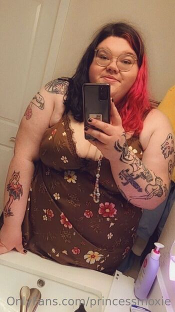 Moxi / princessmoxie nude photo #2