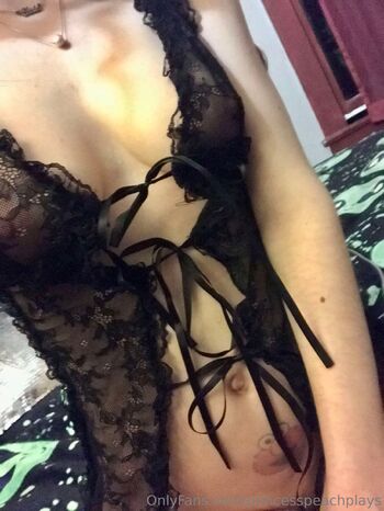 Princess Peach Play / princesspeachplays nude photo #1