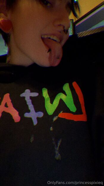 Pixie pi / princesspixieq nude photo #16