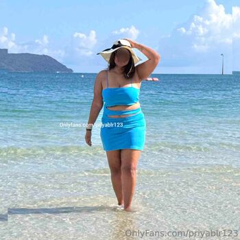 Priya Indian Hotwife (दस मल / priyablr123 nude photo #2