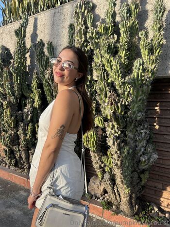 Cami / pumpkinstarburst nude photo #18