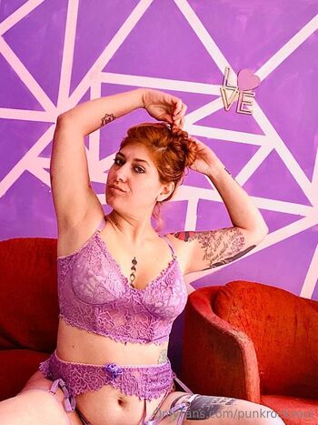 𝕾𝖆𝖗𝖆 / punkrocksoul nude photo #1