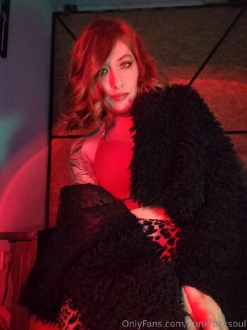 𝕾𝖆𝖗𝖆 / punkrocksoul nude photo #4