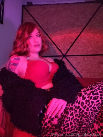 𝕾𝖆𝖗𝖆 / punkrocksoul nude photo #8