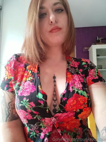 𝕾𝖆𝖗𝖆 / punkrocksoul nude photo #20