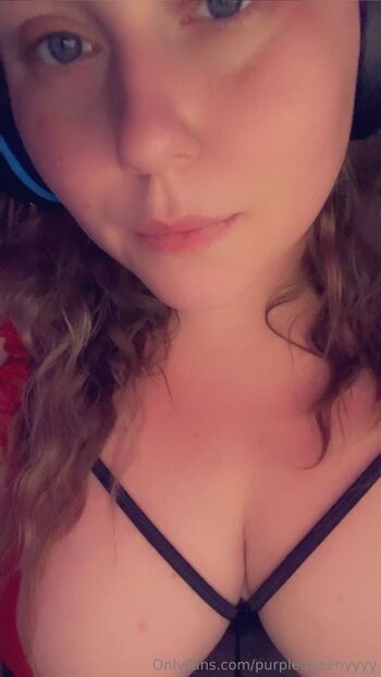 Queenyyyy42 / purplequeenyyyy nude photo #2