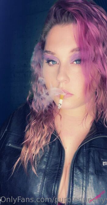 Queenyyyy42 / purplequeenyyyy nude photo #27