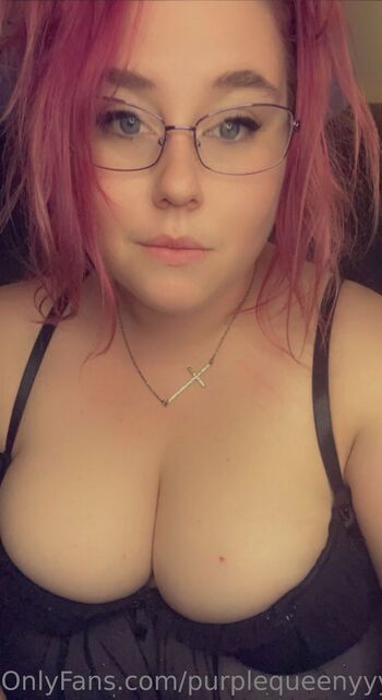 Queenyyyy42 / purplequeenyyyy nude photo #33