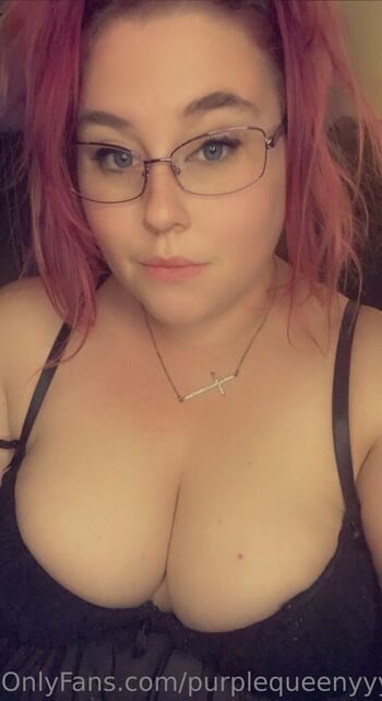 Queenyyyy42 / purplequeenyyyy nude photo #34