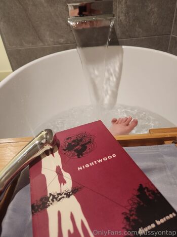 PussyOnTa / pussyontap nude photo #1