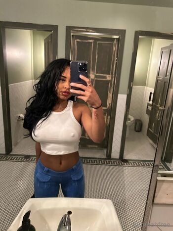 SWOLLA-BUNNY / qimmahrussofree nude photo #1