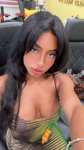 SWOLLA-BUNNY / qimmahrussofree nude photo #2