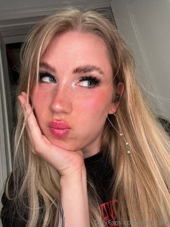 Qtee Fox / qtee_foxx nude photo #5