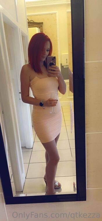 Qtkezz / qtkezza nude photo #2