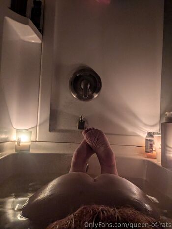 Rat quee / queen-of-rats nude photo #5