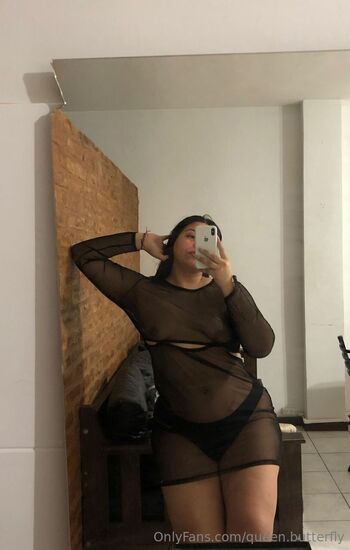 Queeni / queen.butterfly nude photo #2